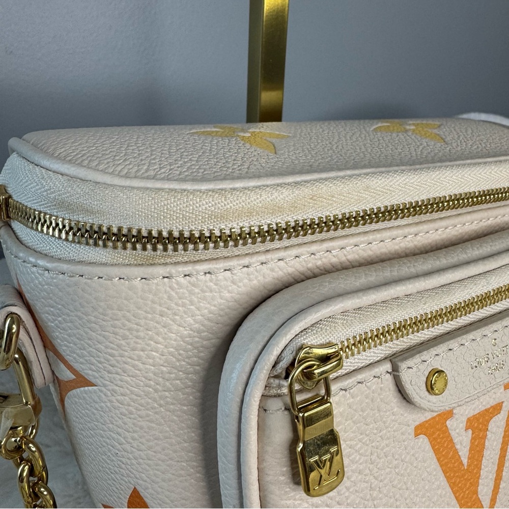 Louis Vuitton Empreinte Monogram Giant Mini By The Pool Bumbag Cream Saffron - Picture 5 of 13
